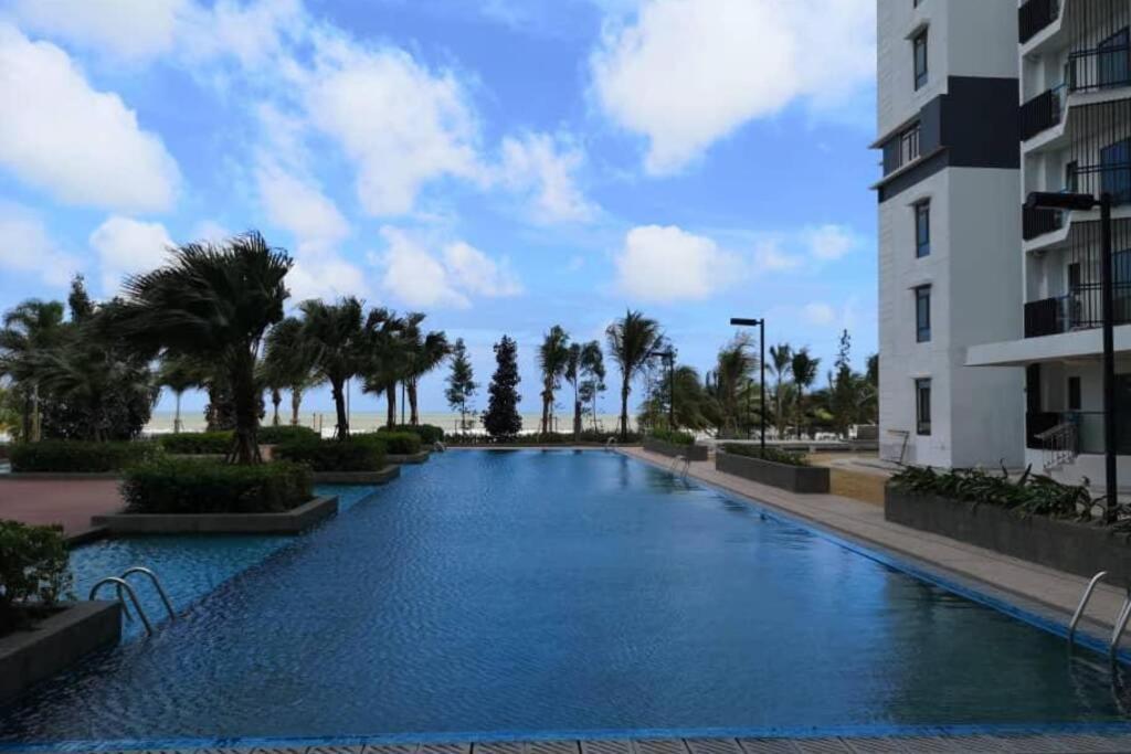 Timurbay Studio Apartment Facing Beautiful Beach Kuantan Esterno foto