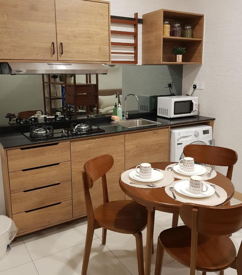 Timurbay Studio Apartment Facing Beautiful Beach Kuantan Esterno foto