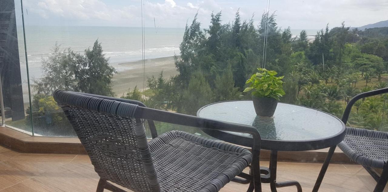 Timurbay Studio Apartment Facing Beautiful Beach Kuantan Esterno foto